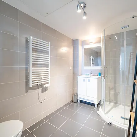 Magnifique 4 Pers,clim,parking * نيس